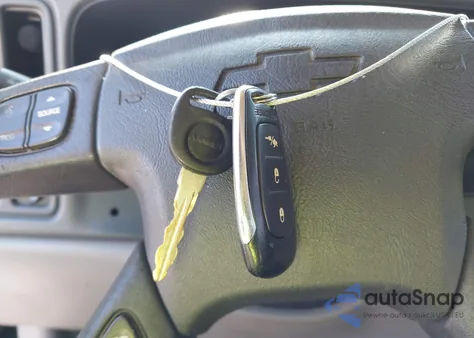 2005 Chevrolet Tahoe Ls from USA, damaged, VIN 1GNEC13V35R168350